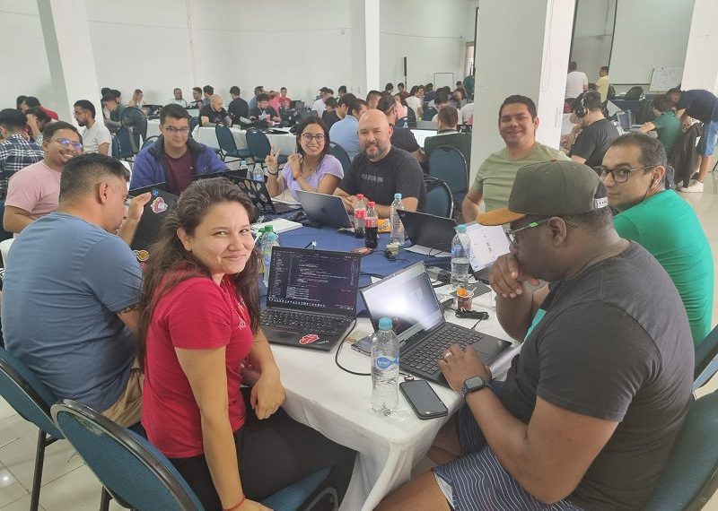 Tan sólo en Colombia en 2023, hubo 6.300 millones de intentos de ataques, ubicando al país en el tercer puesto de víctimas contra ciberataques en Latinoamérica