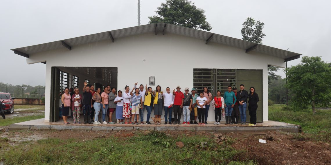 Comunidad víctima de Piamonte, Cauca, recibió salón comunal al servicio de toda la población