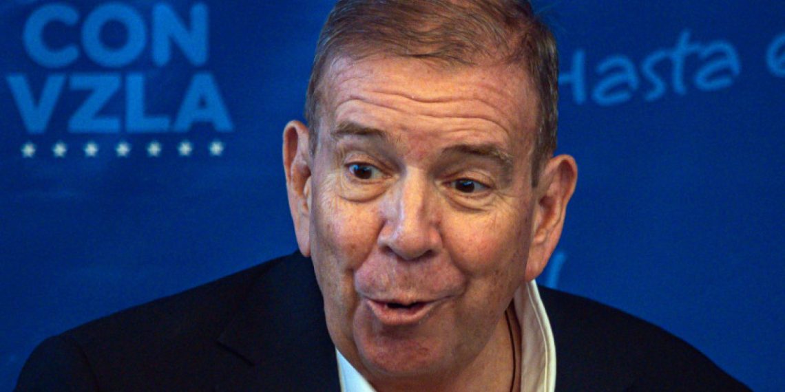 El líder político Edmundo González va volando hacia España.