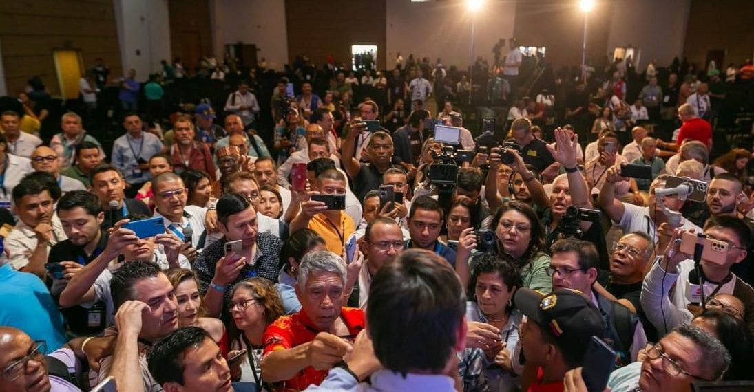 Divide y Vencerás la Estrategia para Manipular los Medios Alternativos y Comunitarios