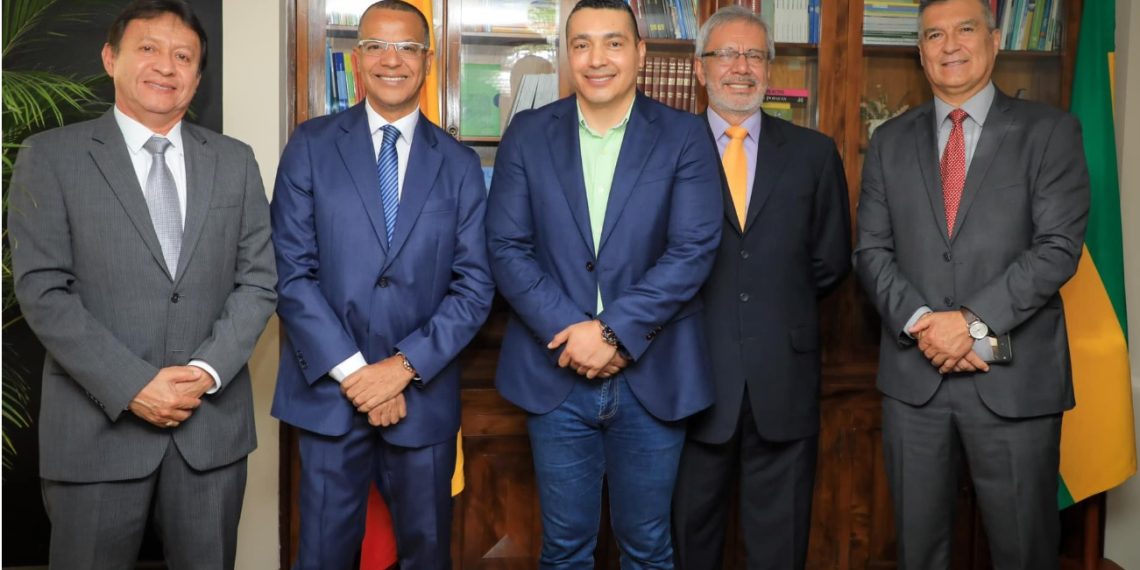 Gobernador Posesionó a Silvio Castrillón Paz como Nuevo Magistrado de la Sala Penal del Tribunal Superior de Popayán