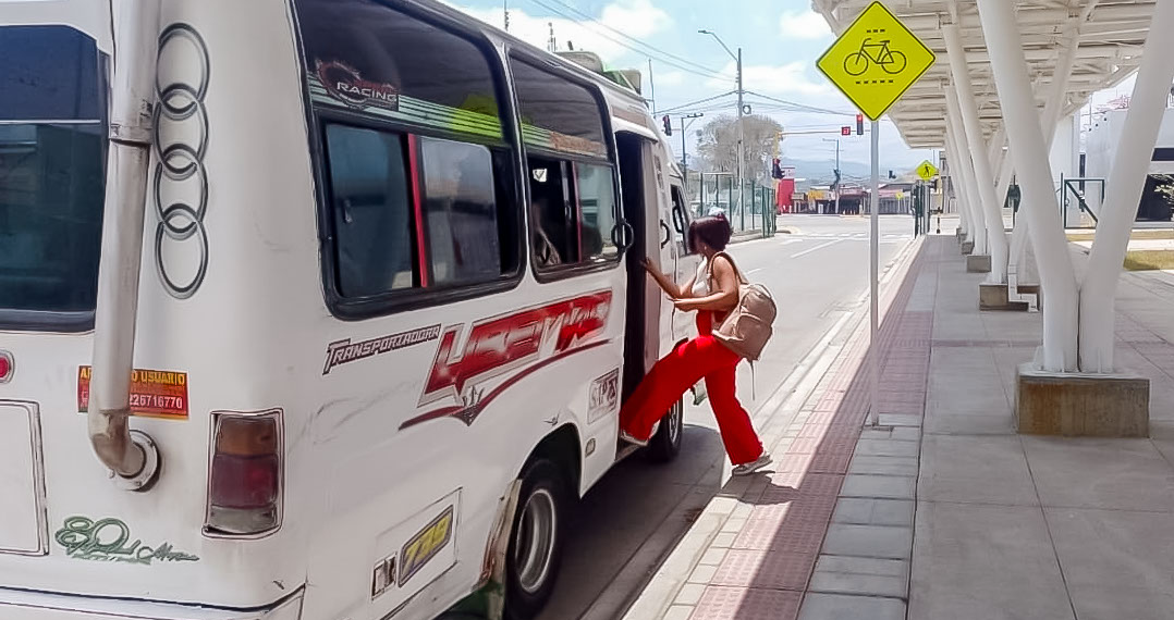 La tarifa del transporte público en colectivo aumentó en $200 para establecer un nuevo valor de $2.600 por persona.
