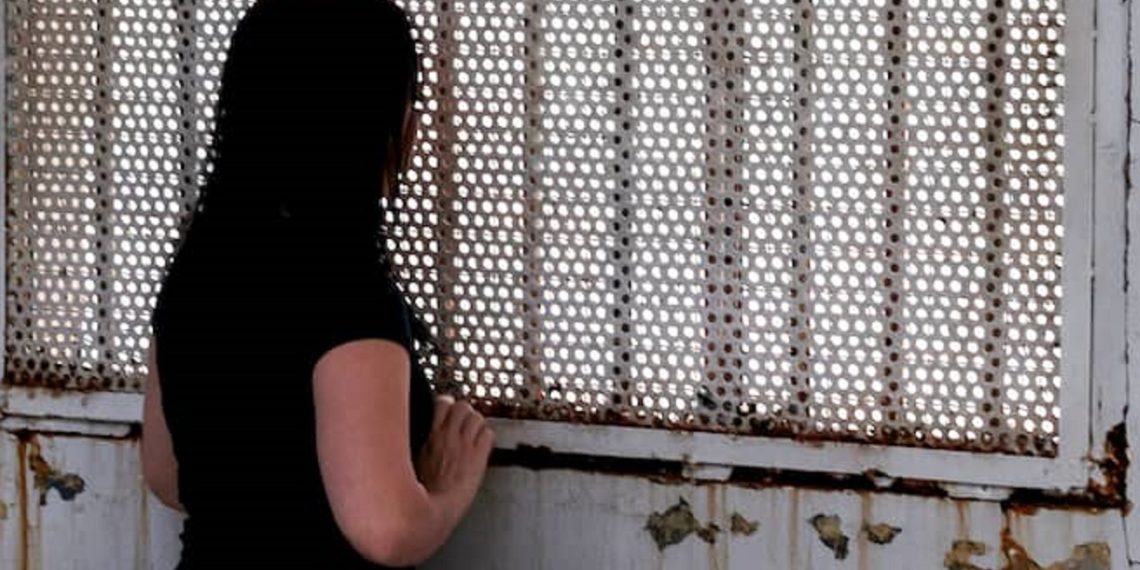 Celebra Defensoría Decisión de Corte que Liberó a Mujer por Asesinato de su Violador