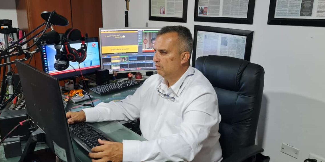 FELIZ AÑO LOS MEJORES DESEOS PARA ESTE 2025