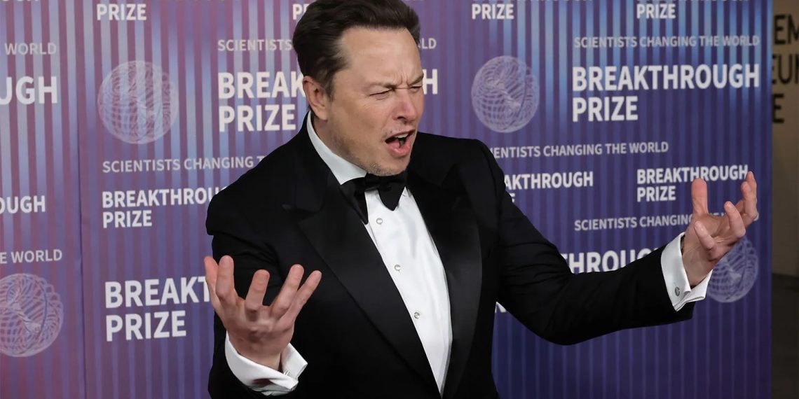 El magnate Elon Musk y el CEO de OpenAI, Sam Altman, han protagonizado una disputa pública en la plataforma X por el proyecto Stargate