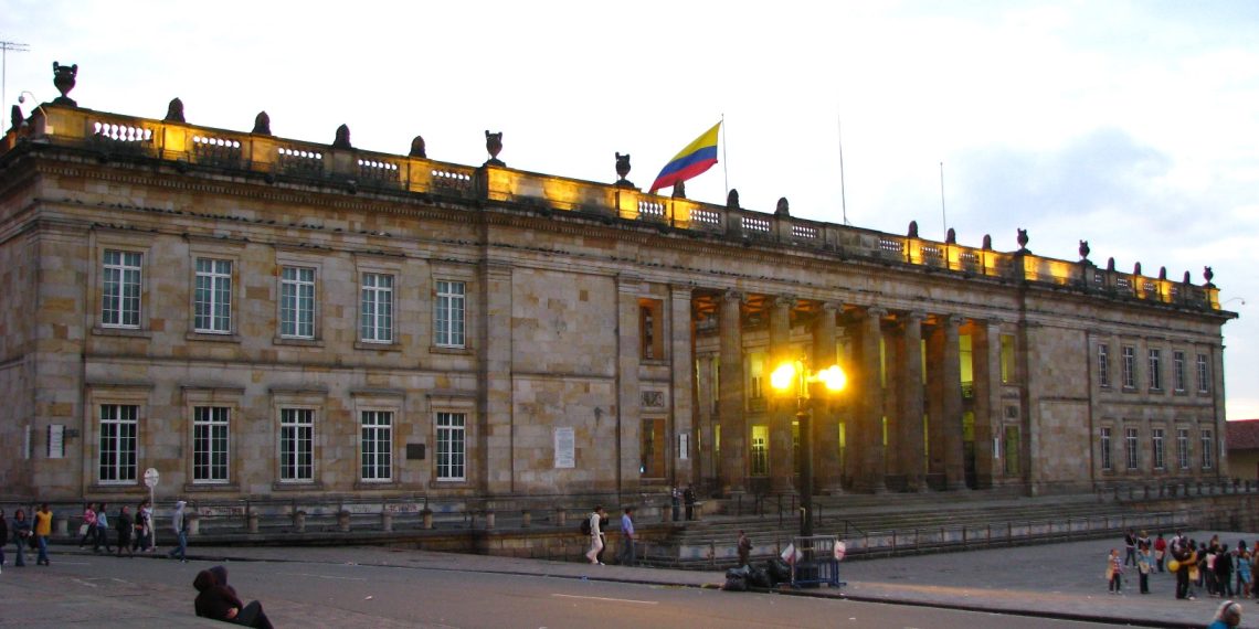 NO SE NECESITA TENER MAS EGOLOTRAS QUE REPRESENTEN AL CAUCA EN EL CONGRESO CON LOS QUE ESTAN BASTA