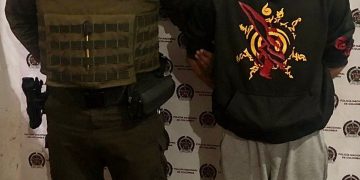 Procedimiento de control policial termina con captura por falsedad documental.