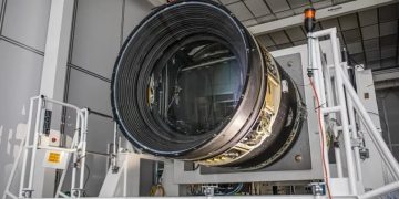 La LSSTCam, la cámara digital más grande del mundo con una resolución de 3,200 megapíxeles, ha captado su primera imagen en el Observatorio Vera C. Rubin