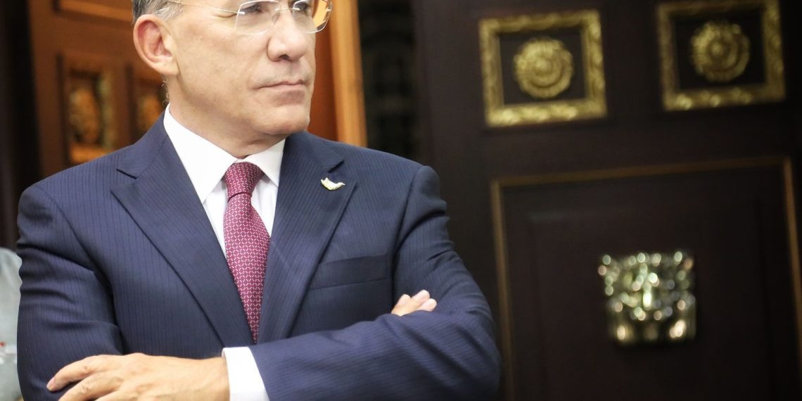 LA FALTA DE CANDIDATO UNIDO DE LA DERECHA BENEFICIA UNICAMENTE A ROY BARRERAS , TOMANDO FUERZA LA CENTRO IZQUIERDA