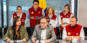 El ministro del Trabajo, Antonio Sanguino, y la viceministra Sandra Muñoz, dieron a conocer los hallazgos de la inspección a las tiendas D1.