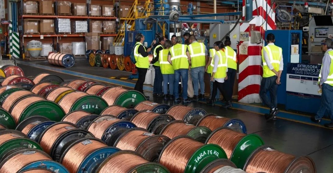 Centelsa by Nexans lidera la lucha contra la falsificación de cables en Colombia usando tecnología avanzada.