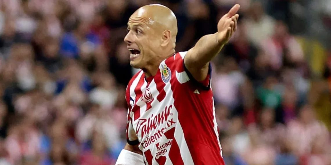 Javier ‘Chicharito’ Hernández enfrentó una sanción por comentarios considerados sexistas, instando a mujeres a roles tradicionales