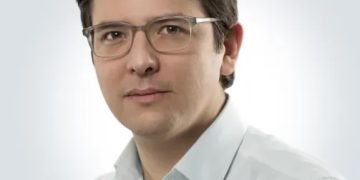 “Estamos esperando un milagro por la vida del senador Miguel Uribe” resalta el médico y científico Hakim