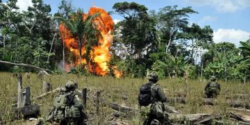 La promesa de ‘Paz Total’ queda sin cumplirse en Colombia, mientras la corrupción y el enriquecimiento ilícito infiltran el poder.