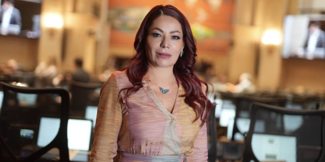 *Juntos: Un Llamado a la Unidad en un País Dividido*