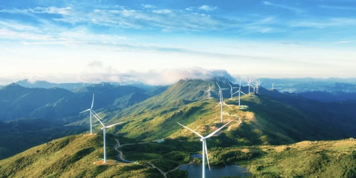 Se ofrecerán a 6 colombianos para maestrías en transición energética en prestigiosas universidades británicas, cubriendo todos los costos.