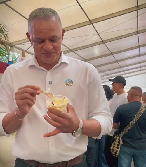 *¿Dónde está Édgar Gómez? La campaña que parece haberse perdido en el café*