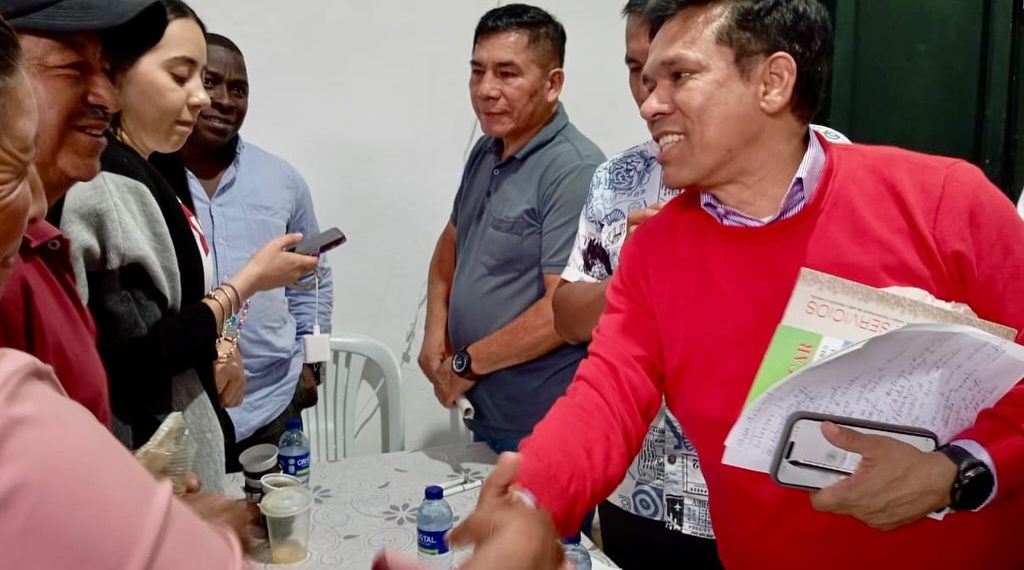 *Más Allá del Aval: Cuando la Credencial la Otorga la Gente*