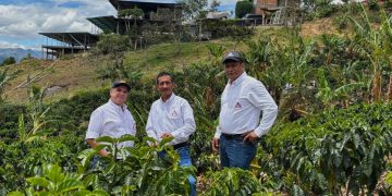 Del Campo a la Cosecha: La Federación Impulsa el Desarrollo Cafetero en Florencia