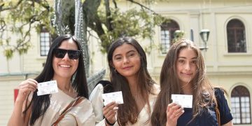 La Efervescencia de la Democracia Joven: Un Récord de Candidaturas