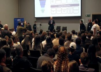 Por una Colombia de Mayorías: Respeto, Servicio y Principios Innegociables