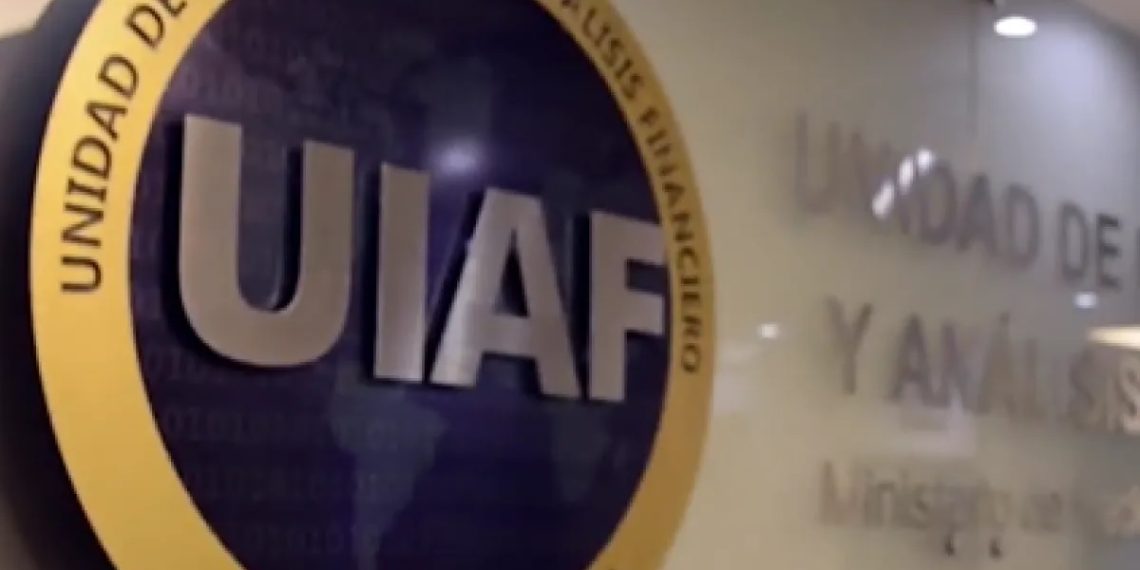 La “Lista Clinton” y el Bloqueo Salarial: El Shock Financiero de Petro