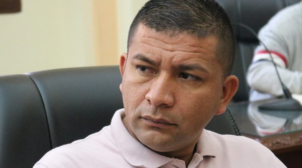 *¿Seguridad o Súplica? El Retén Ilegal que Desnuda la Fragilidad de la Panamericana, donde ni el Diputado Armero se Salva*