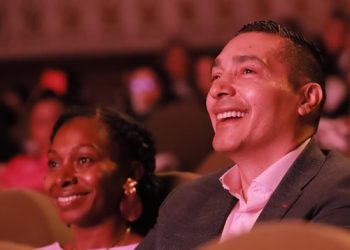 Gobernador Guzmán: El Cauca Florece con el Coraje de Sus Mujeres