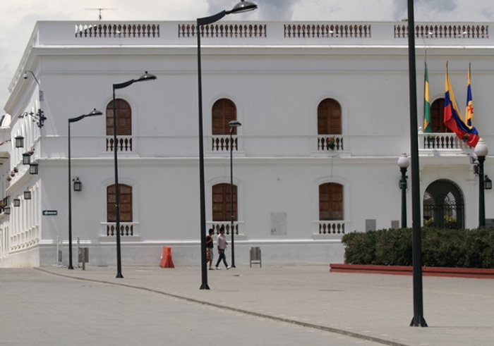 *¡Se Calienta la Política en Popayán! La Guerra de Poderes en la Alcaldía*