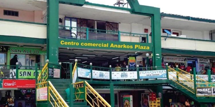 *El Fantasma del Anarkos: Entre el Agua de Pubenza y el Silencio de las Balas*