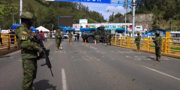 Ecuador: El peligro de vivir con el interruptor ajeno