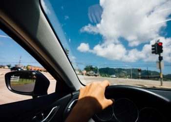 El Adiós al Salario Mínimo: La UVB y el Nuevo Rostro de las Multas de Tránsito