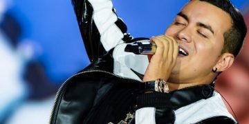 El eco de una premonición: Cuando el destino alcanza a la voz