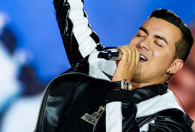 El eco de una premonición: Cuando el destino alcanza a la voz