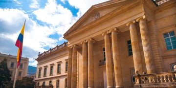 *Colombia ante el Espejo Electoral: ¿Continuidad o Salto al Vacío?*