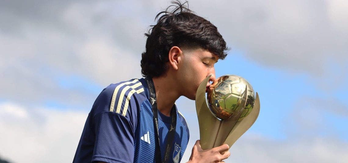 El Silencio del Estadio: Reflexiones tras la partida de Santiago Castrillón