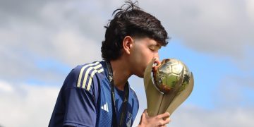 El Silencio del Estadio: Reflexiones tras la partida de Santiago Castrillón