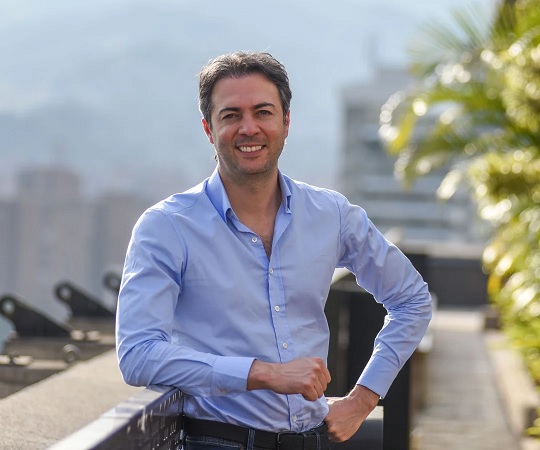 El “Zar de la Salud” y la Política del Espectáculo