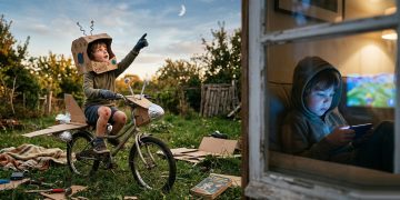 *El Regreso de los Astronautas de Cartón: ¿Hacia dónde mira la infancia?*