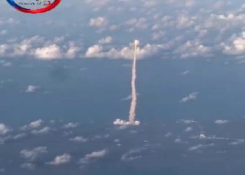 Artemis II desde la ventanilla: Cuando lo extraordinario interrumpe la rutina