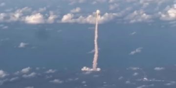 Artemis II desde la ventanilla: Cuando lo extraordinario interrumpe la rutina