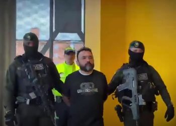 La Máscara del Espectáculo: El Caso de Alias “Mison”